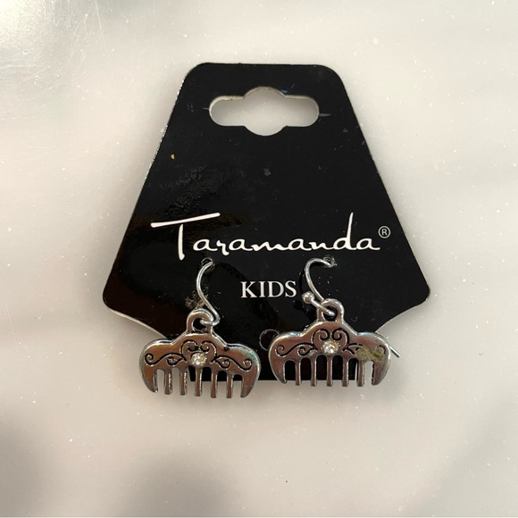 Taramanda Kids Silver Toned Charming Comb Earrings - Picture 2 of 4